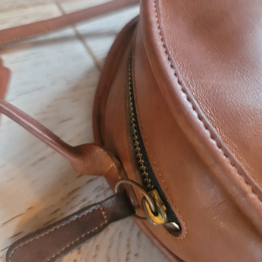 COACH True Vintage Kimball Zip Half Moon Crossbody Bag Classic British Tan - Picture 8 of 15